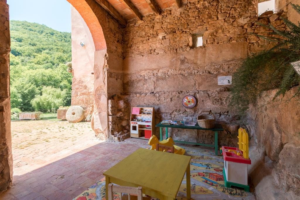 Sant Pere Despuig Can Sola La Vall De Bianya المظهر الخارجي الصورة
